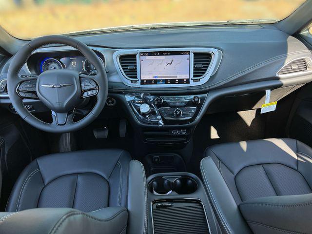 new 2024 Chrysler Pacifica car, priced at $40,108