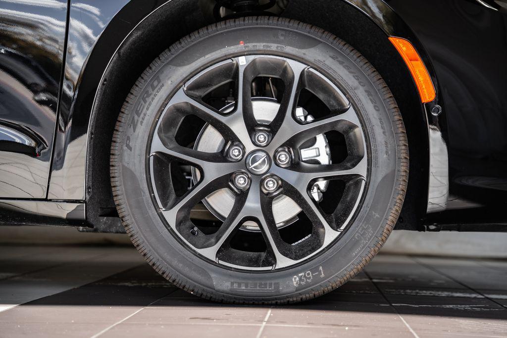 new 2026 Chrysler Pacifica car, priced at $48,079