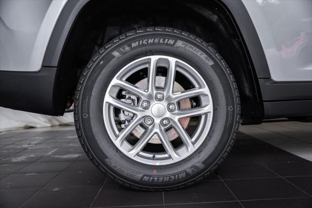 new 2025 Jeep Grand Cherokee car, priced at $40,880