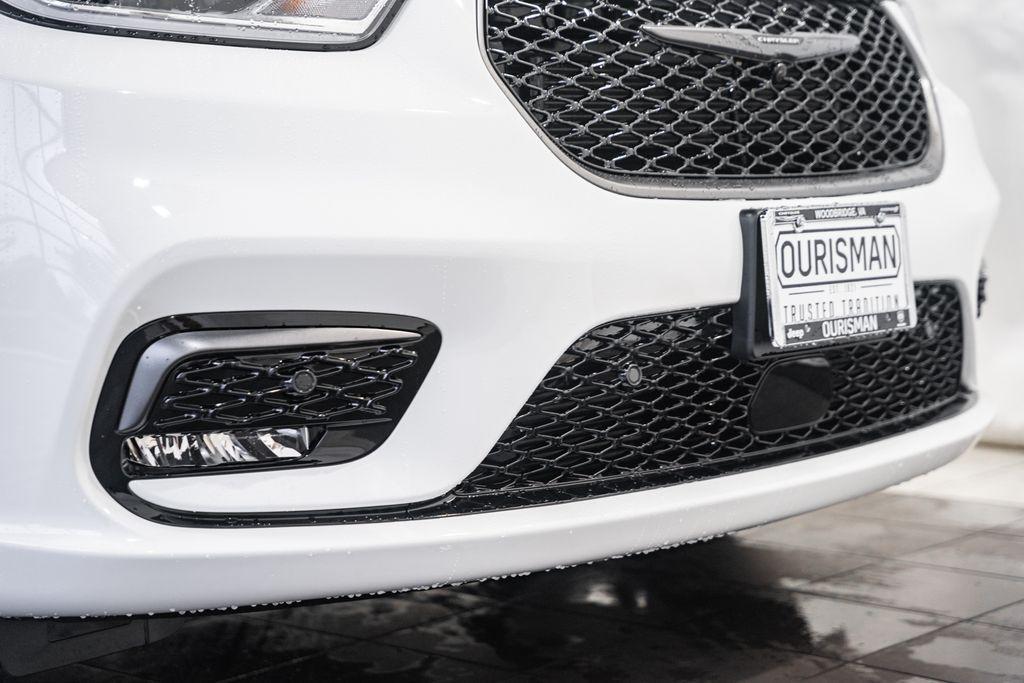 new 2026 Chrysler Pacifica car, priced at $40,321