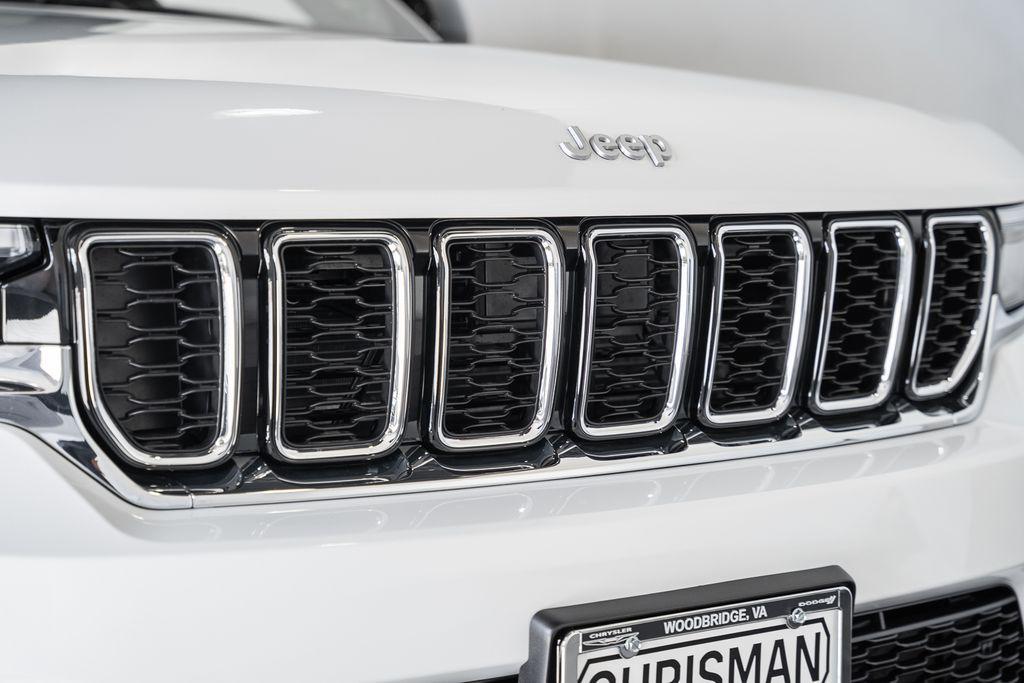 new 2025 Jeep Grand Cherokee car, priced at $42,727