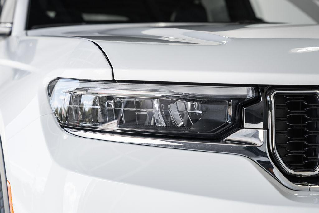 new 2025 Jeep Grand Cherokee car, priced at $42,727