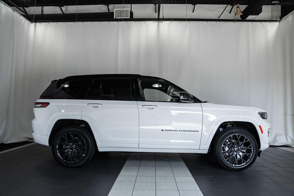 new 2025 Jeep Grand Cherokee car, priced at $60,759