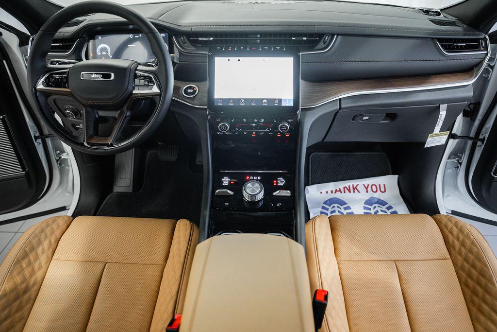 new 2025 Jeep Grand Cherokee car, priced at $60,759