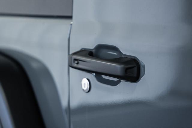 new 2025 Jeep Wrangler car, priced at $48,268