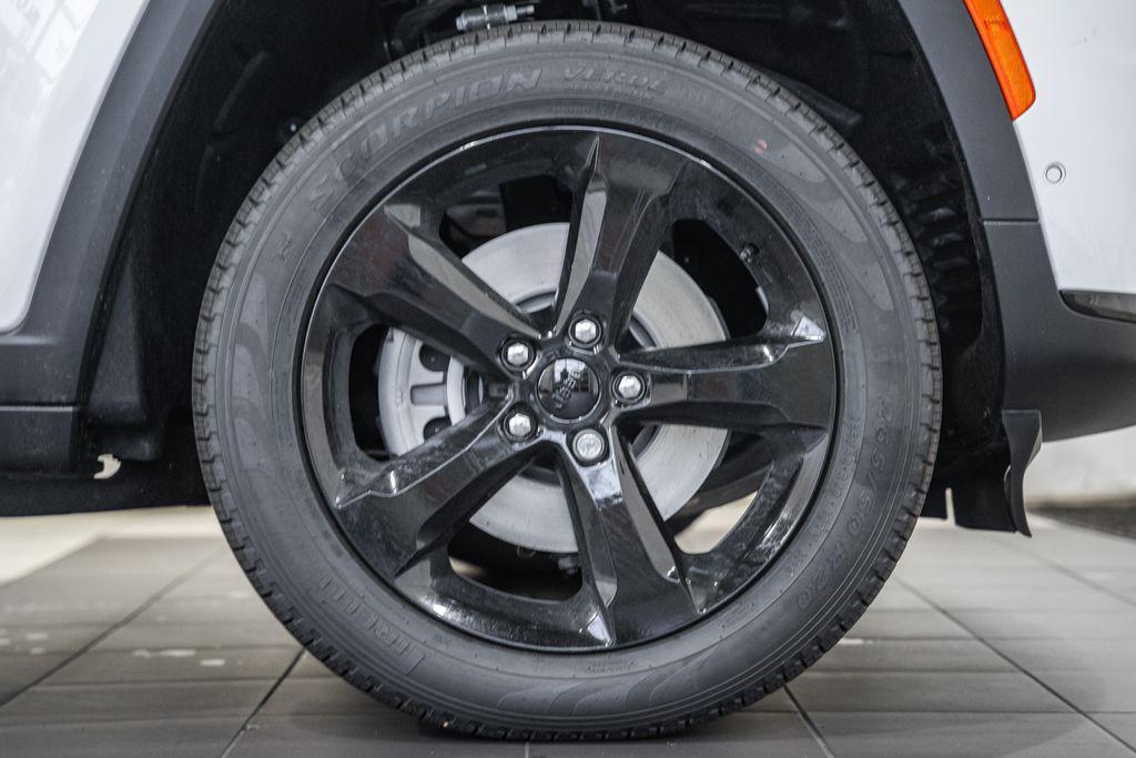 new 2025 Jeep Grand Cherokee L car, priced at $48,855