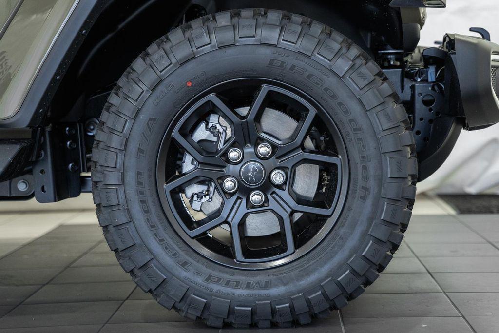 new 2025 Jeep Gladiator car, priced at $42,411