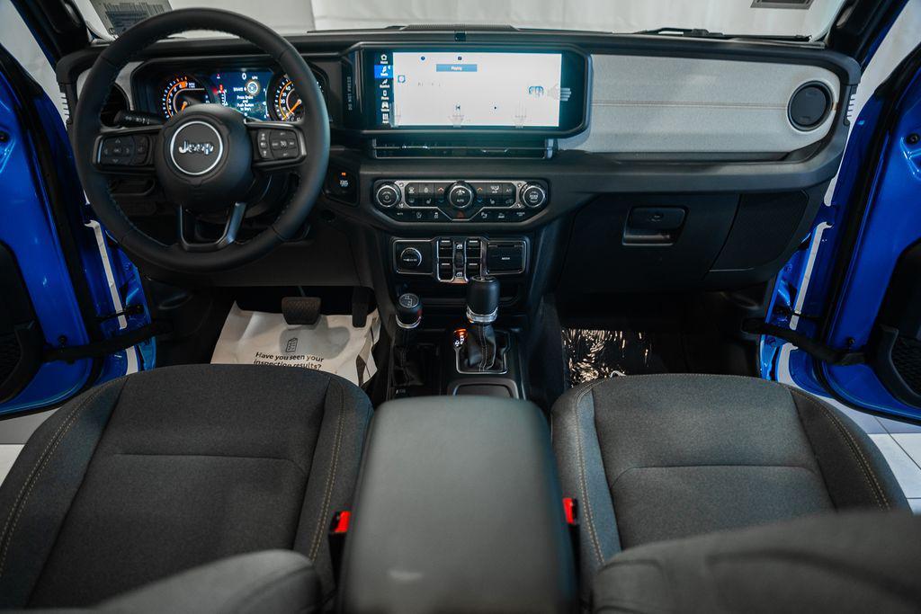 new 2025 Jeep Wrangler car, priced at $47,270