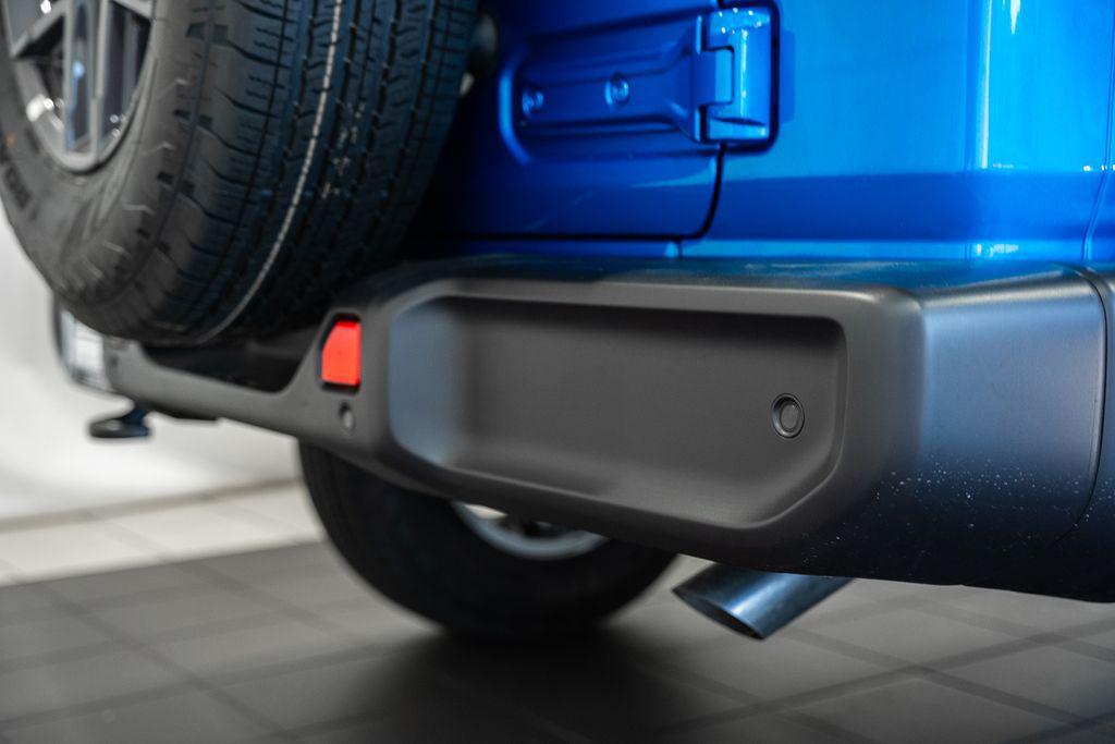 new 2025 Jeep Wrangler car, priced at $47,270