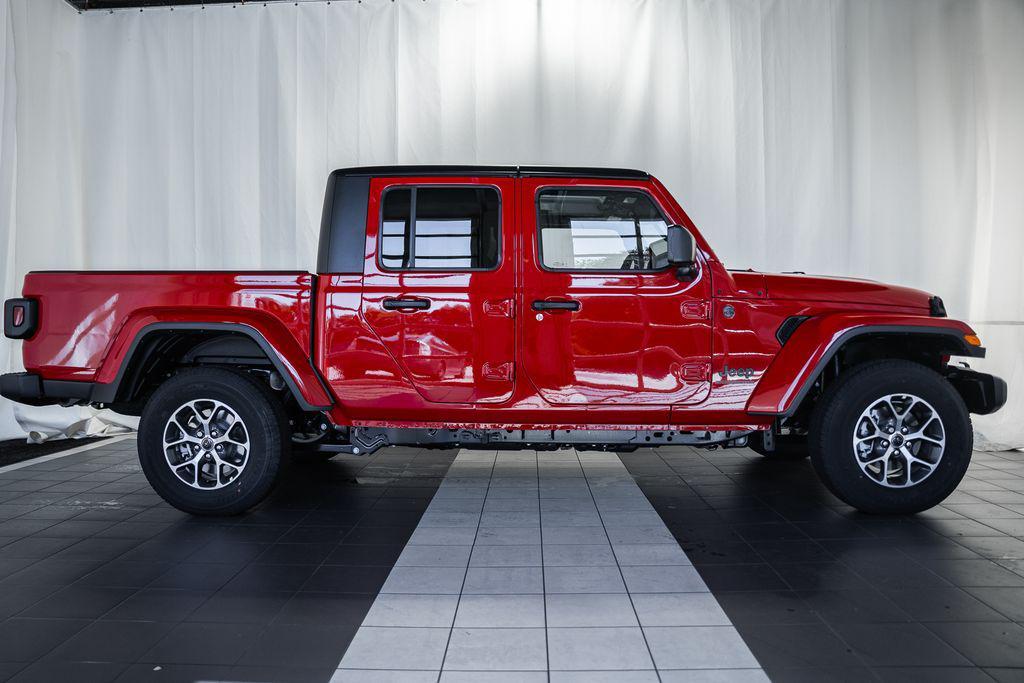 new 2025 Jeep Gladiator car, priced at $44,500