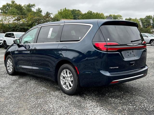 new 2024 Chrysler Pacifica car, priced at $38,666