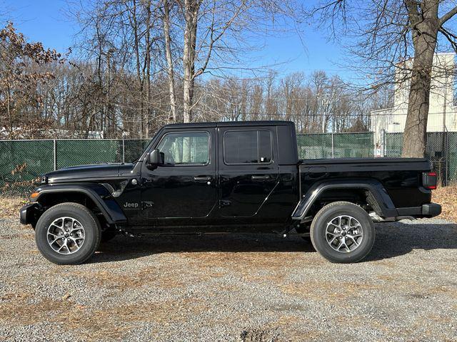 new 2024 Jeep Gladiator car, priced at $46,448