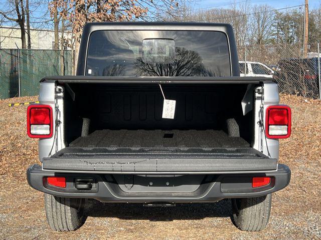 new 2024 Jeep Gladiator car, priced at $45,192