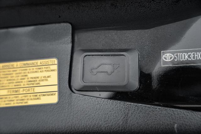 used 2013 Toyota Highlander car, priced at $15,500