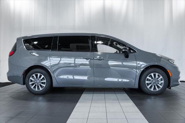 new 2025 Chrysler Pacifica Hybrid car, priced at $49,738