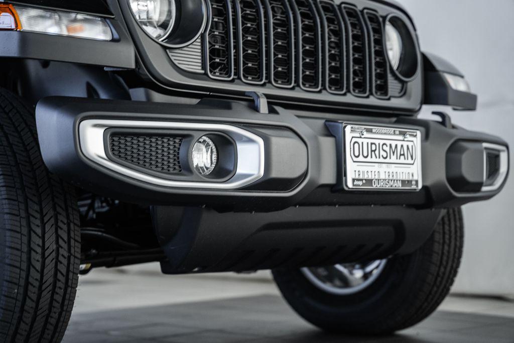 new 2025 Jeep Gladiator car, priced at $44,500