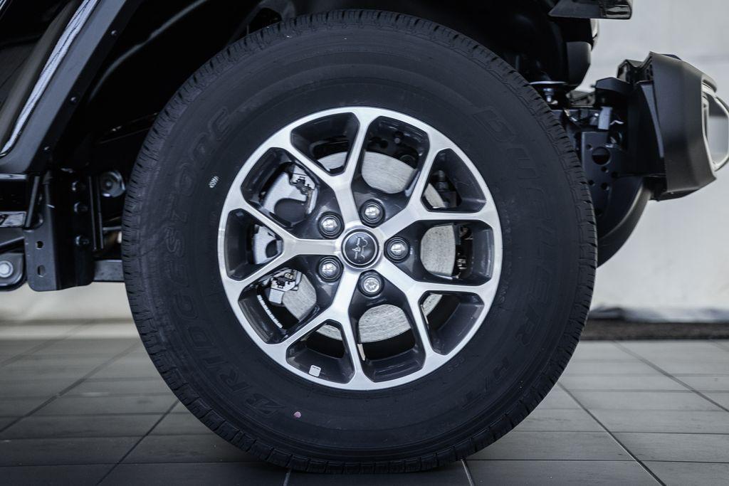 new 2025 Jeep Gladiator car, priced at $44,500