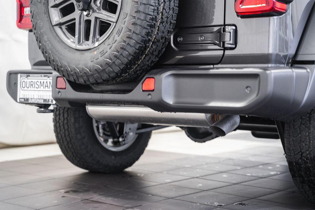 new 2025 Jeep Wrangler car, priced at $47,716