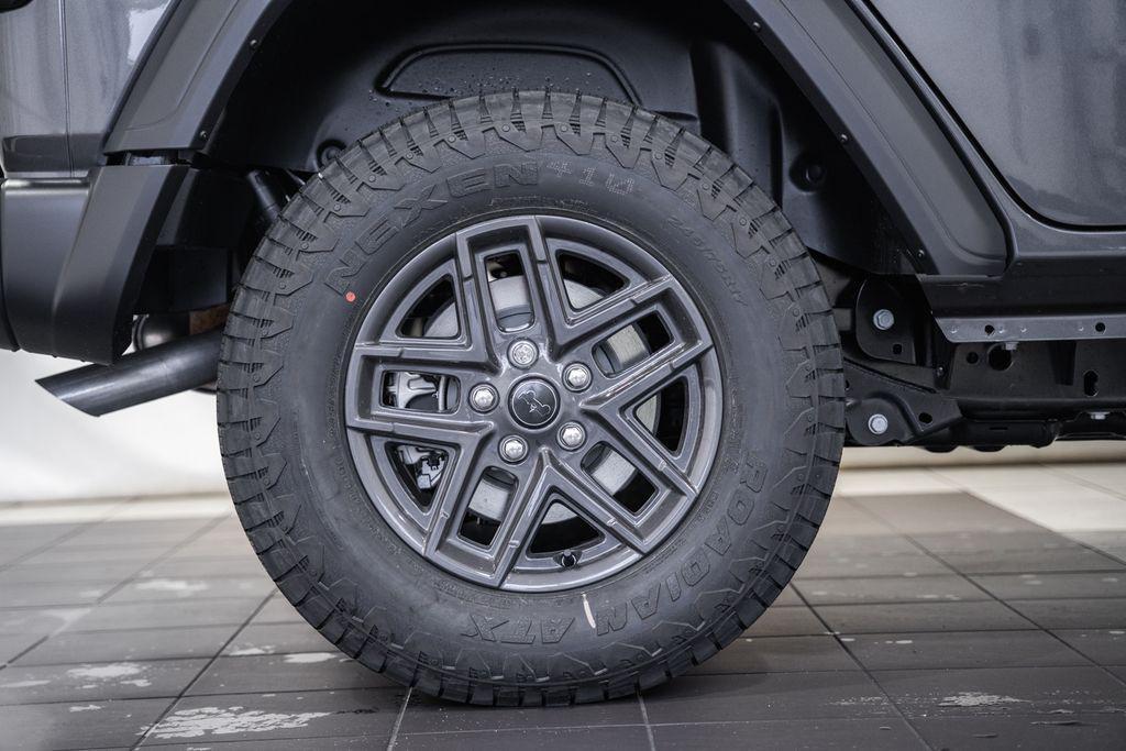 new 2025 Jeep Wrangler car, priced at $47,716