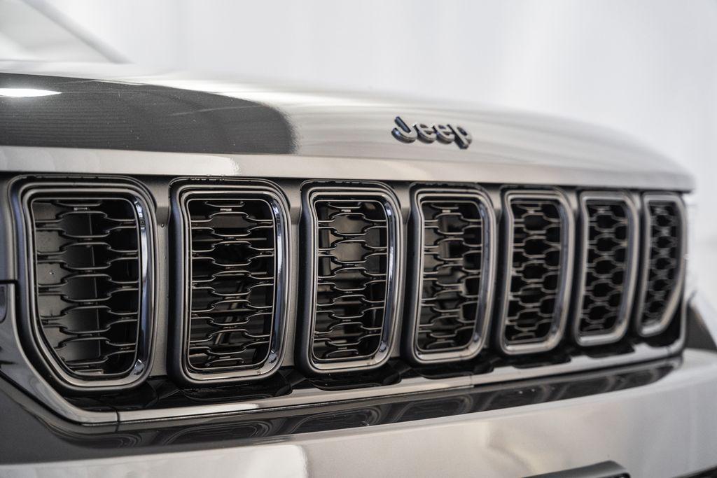 new 2025 Jeep Grand Cherokee car, priced at $41,706