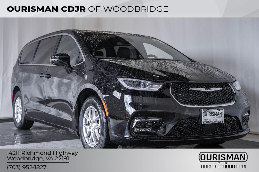 new 2026 Chrysler Pacifica car, priced at $45,917