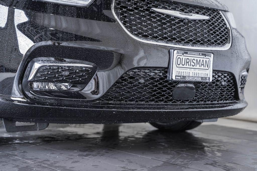 new 2026 Chrysler Pacifica car, priced at $45,917