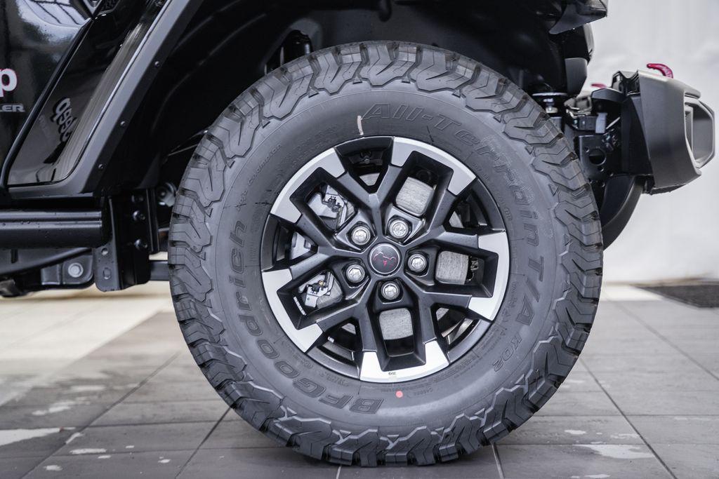 new 2025 Jeep Wrangler car, priced at $61,701