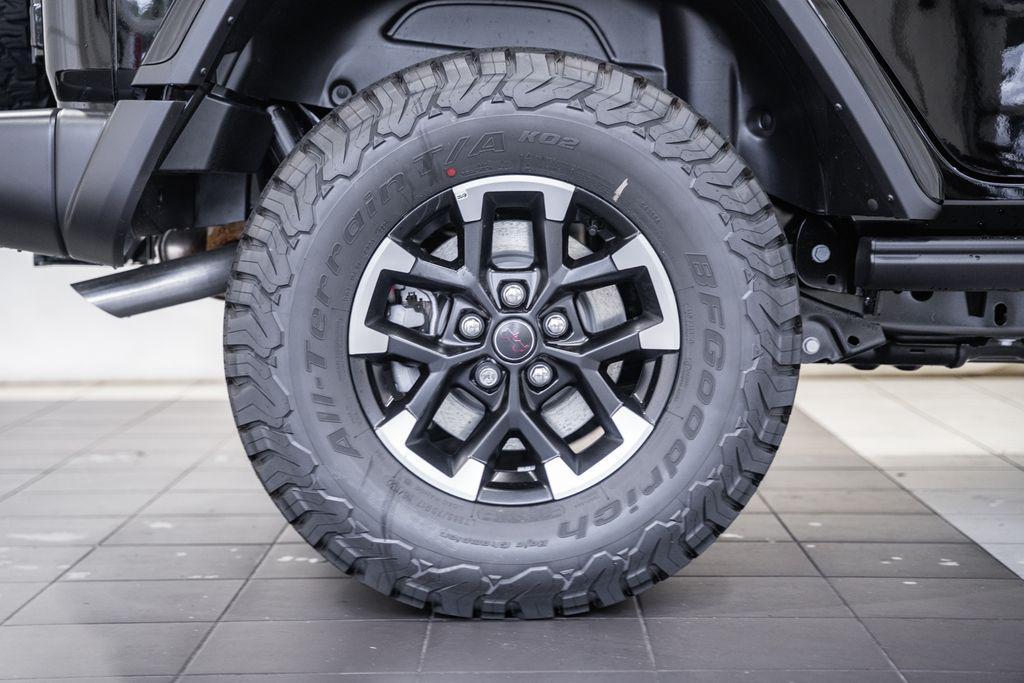 new 2025 Jeep Wrangler car, priced at $61,701
