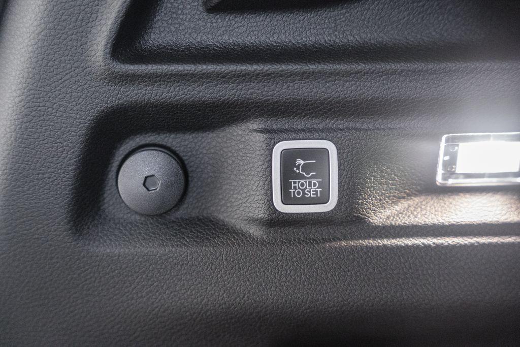 new 2025 Jeep Grand Cherokee L car, priced at $50,064