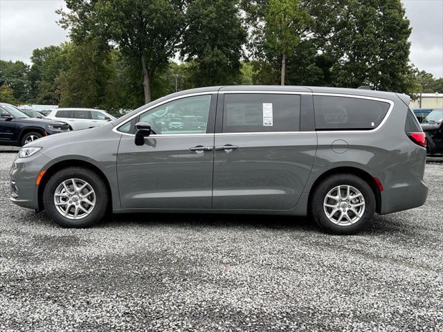 new 2024 Chrysler Pacifica car, priced at $38,666