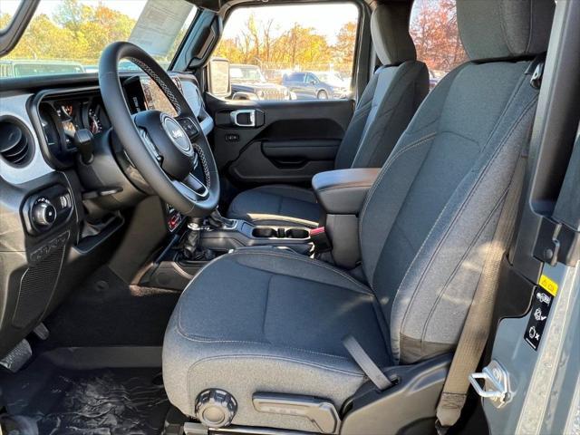 new 2025 Jeep Wrangler car, priced at $42,580