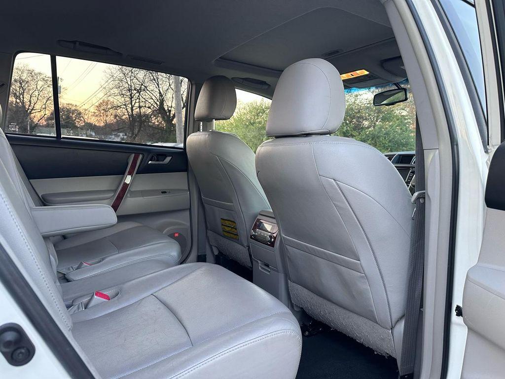 used 2013 Toyota Highlander Hybrid car, priced at $10,389