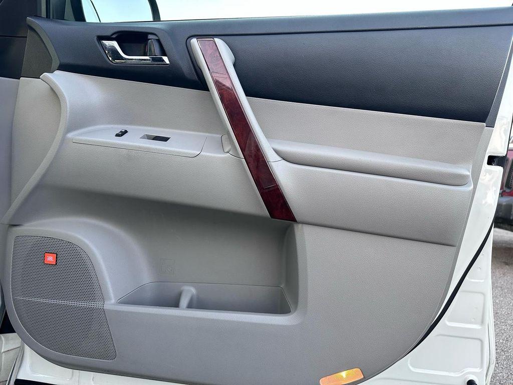 used 2013 Toyota Highlander Hybrid car, priced at $10,389