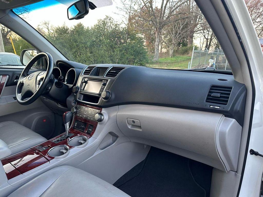 used 2013 Toyota Highlander Hybrid car, priced at $10,389