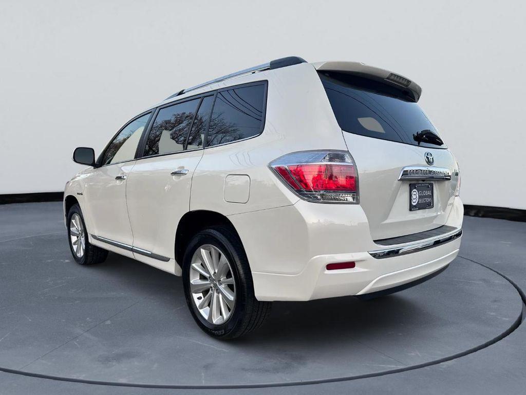 used 2013 Toyota Highlander Hybrid car, priced at $10,389