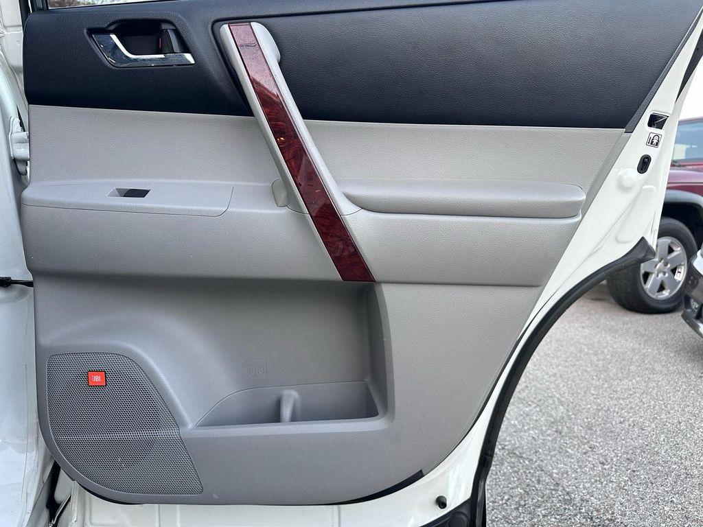 used 2013 Toyota Highlander Hybrid car, priced at $10,389