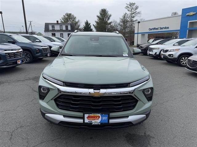 new 2025 Chevrolet TrailBlazer car, priced at $27,330