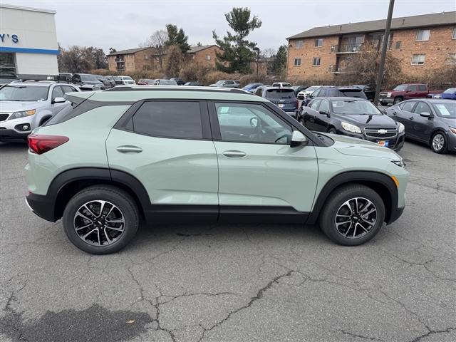 new 2025 Chevrolet TrailBlazer car, priced at $27,330