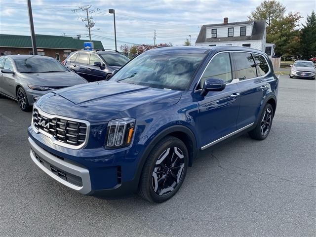 used 2023 Kia Telluride car, priced at $33,900