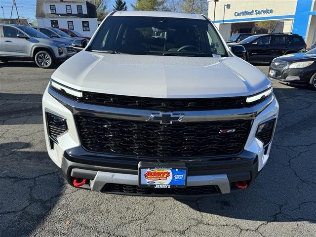 new 2025 Chevrolet Traverse car, priced at $55,600