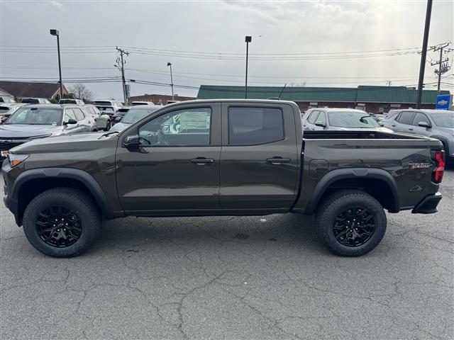 new 2025 Chevrolet Colorado car, priced at $42,015