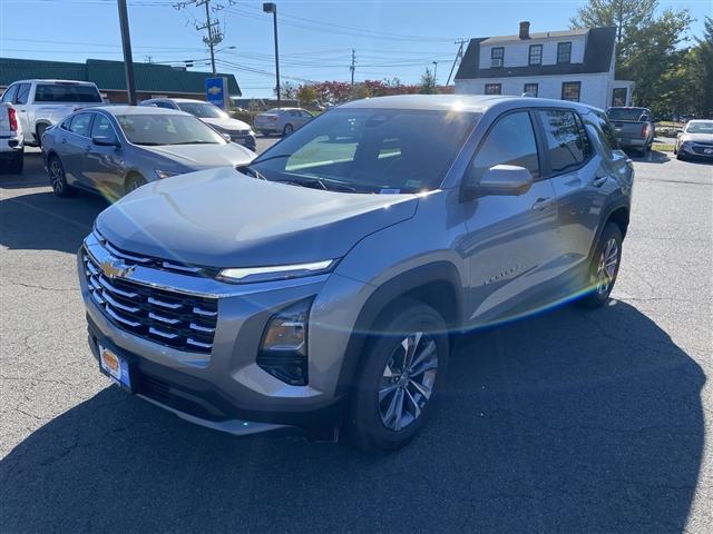 new 2025 Chevrolet Equinox car, priced at $30,325