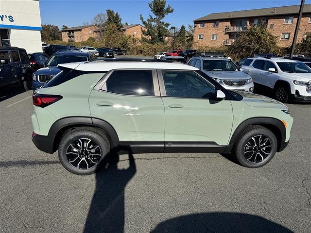 new 2025 Chevrolet TrailBlazer car, priced at $30,830