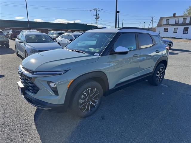 new 2025 Chevrolet TrailBlazer car, priced at $30,830