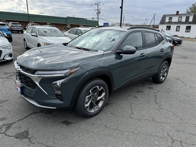 new 2025 Chevrolet Trax car, priced at $24,435