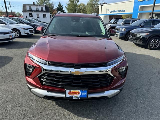 new 2025 Chevrolet TrailBlazer car, priced at $28,220