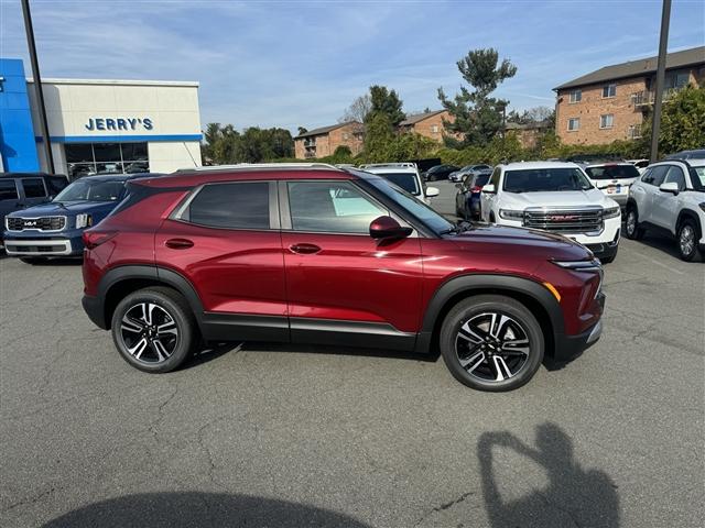 new 2025 Chevrolet TrailBlazer car, priced at $28,220