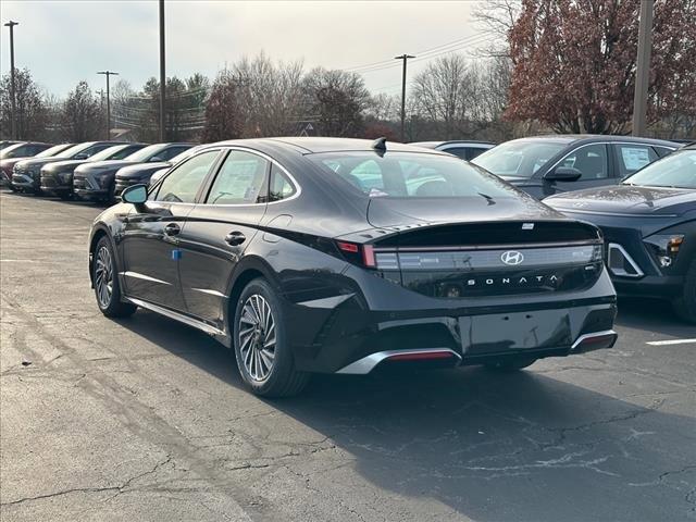 new 2025 Hyundai Sonata Hybrid car, priced at $37,457