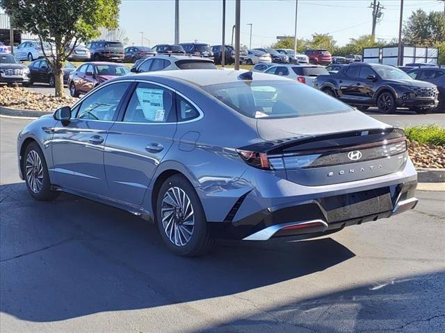 new 2025 Hyundai Sonata Hybrid car, priced at $30,909