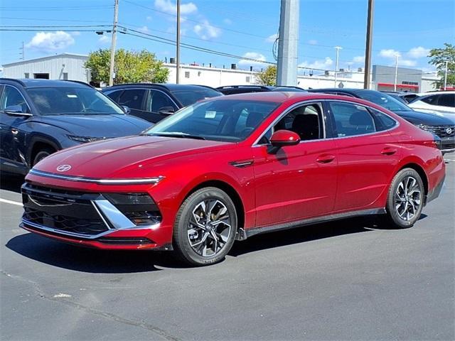 new 2025 Hyundai Sonata car, priced at $28,284